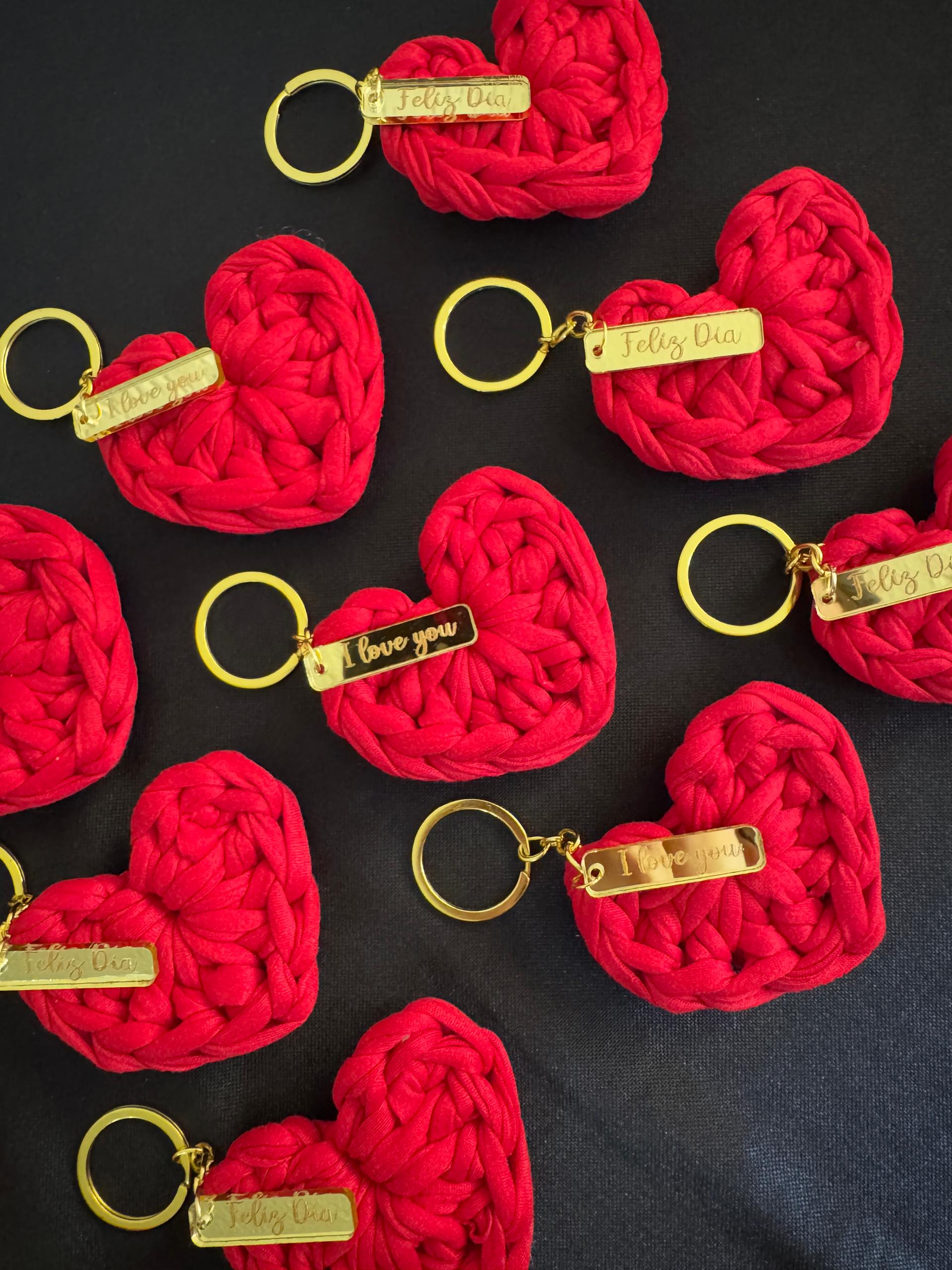 Llavero de corazon con plaquita personalizada
